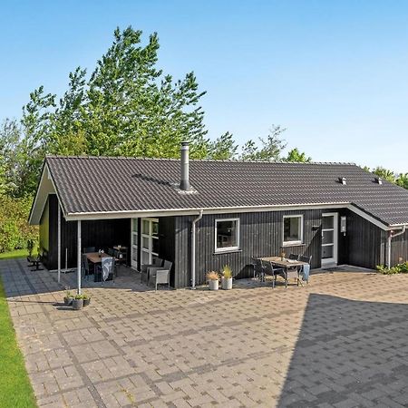 Cozy Home In Tarm With Kitchen Εξωτερικό φωτογραφία