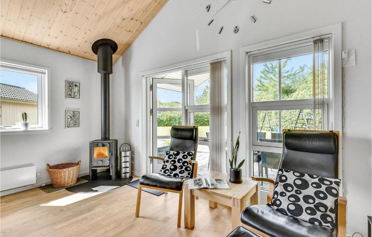 Cozy Home In Tarm With Kitchen Εξωτερικό φωτογραφία