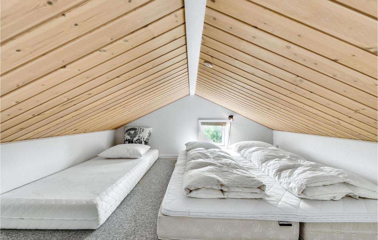 Cozy Home In Tarm With Kitchen Εξωτερικό φωτογραφία