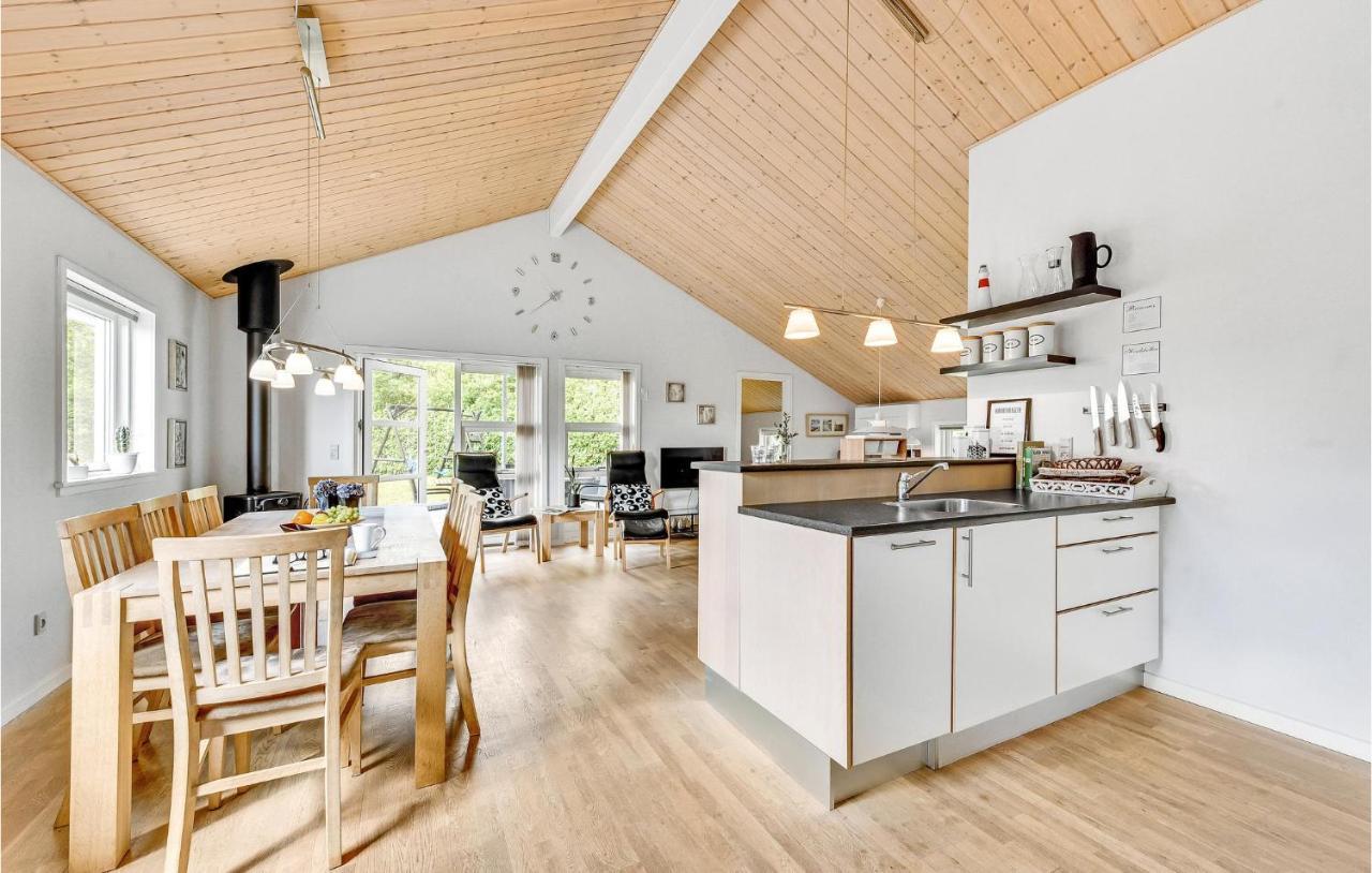 Cozy Home In Tarm With Kitchen Εξωτερικό φωτογραφία