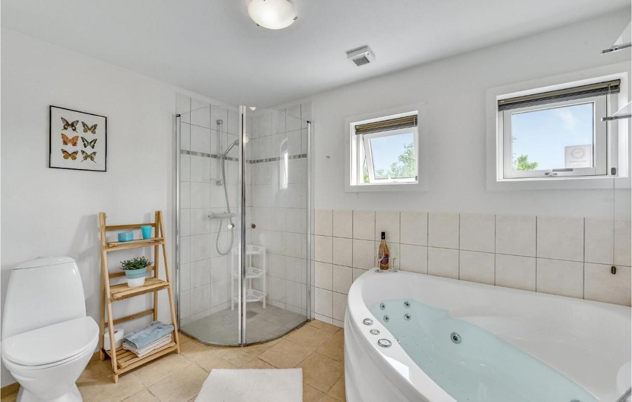 Cozy Home In Tarm With Kitchen Εξωτερικό φωτογραφία