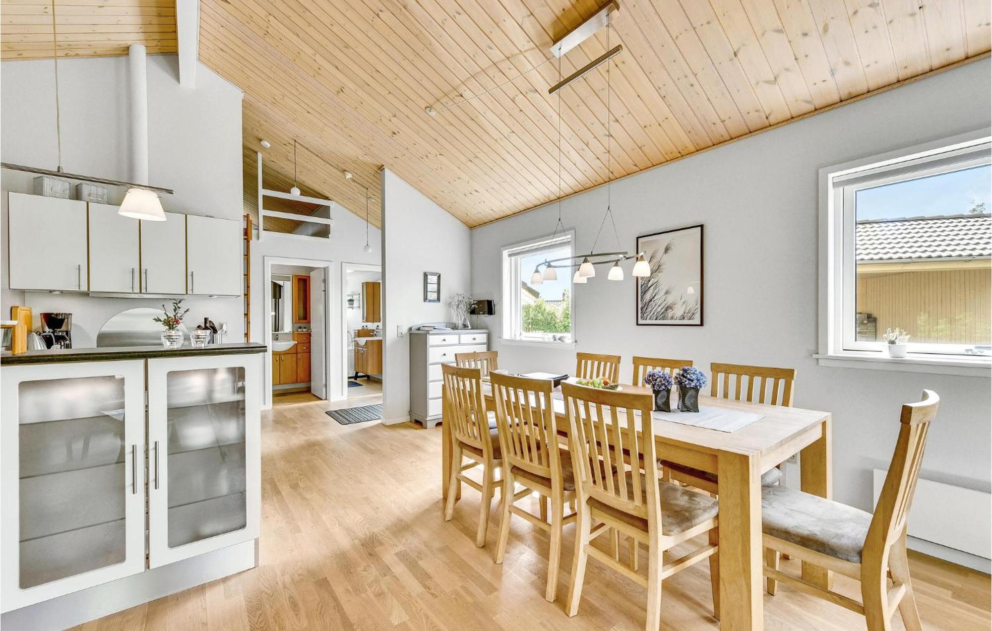 Cozy Home In Tarm With Kitchen Εξωτερικό φωτογραφία