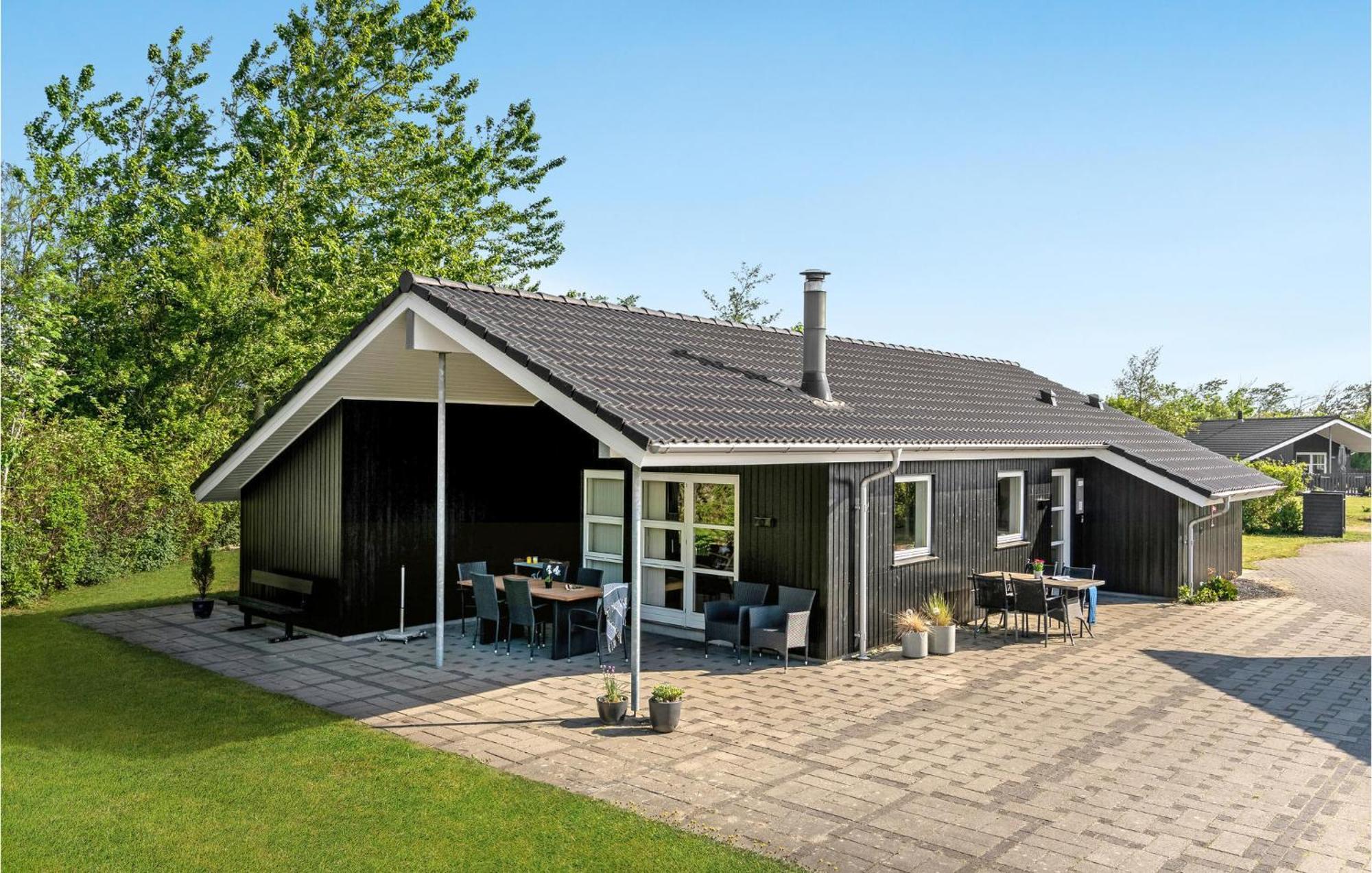 Cozy Home In Tarm With Kitchen Εξωτερικό φωτογραφία